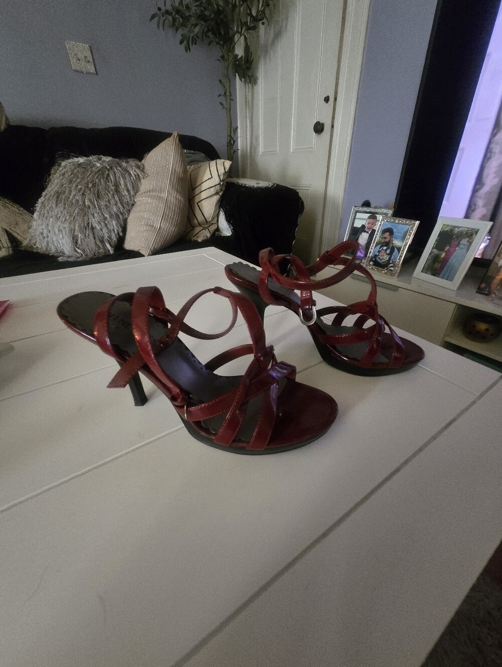 Nwot Vintage Nine West Deep Burgundy Strappy Sheeled Sandles 7. 5